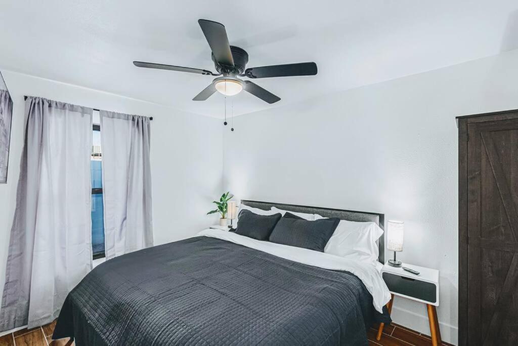 Phoenix Retreat - 2 Bedroom Home With King-Size Bed - 3 Smart Tvs - 10 Min From Airp - Unit A Exteriér fotografie